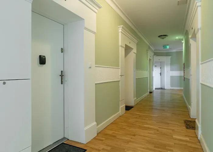 Kwiatowa Modern In The Center Of By Renters ポズナン