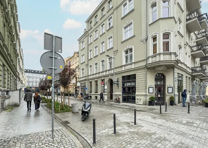 Kwiatowa Modern In The Center Of By Renters